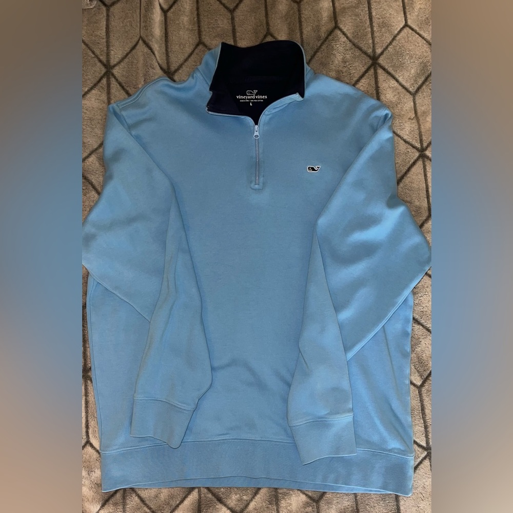 EUC Vineyard Vines Men’s Quarter Zip pull over Sz Lg.